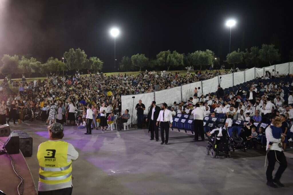 המתח בין המגזרים הולך ומקצין. ההופעה הנפרדת בעפולה, שבוע שעבר. | גיל אליהו, ג'יני