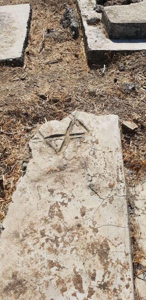 בית הקברות יהודי, | אליהו בירנבוים