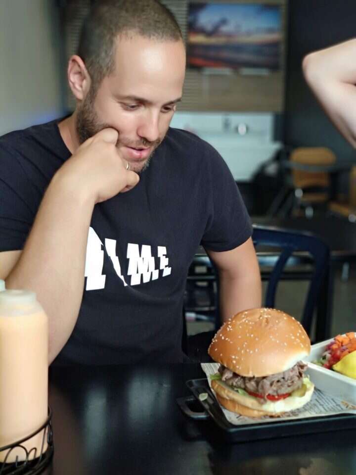 יותם זמרי בסטופ בורגר