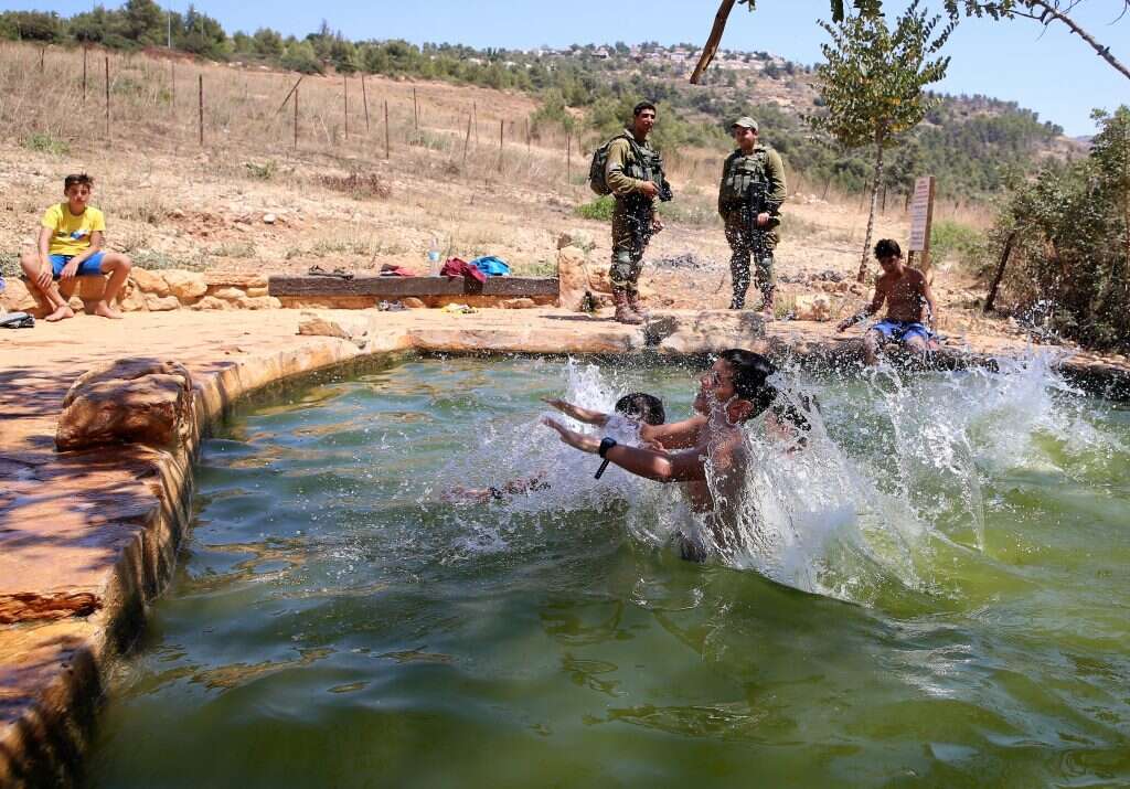 מעיין דולב. | מרים צחי