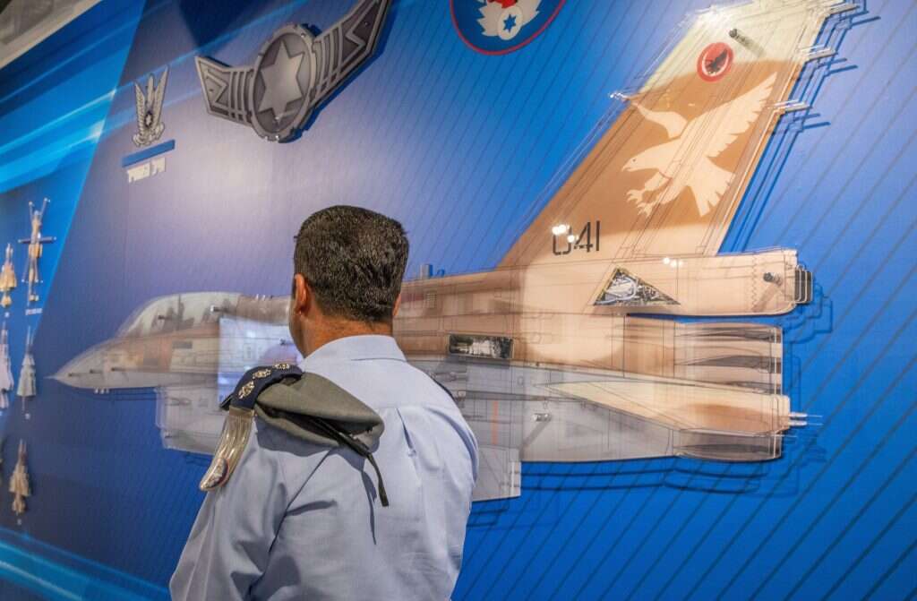 אל"מ מ', מפקד יא"א 22. | יוסי אלוני