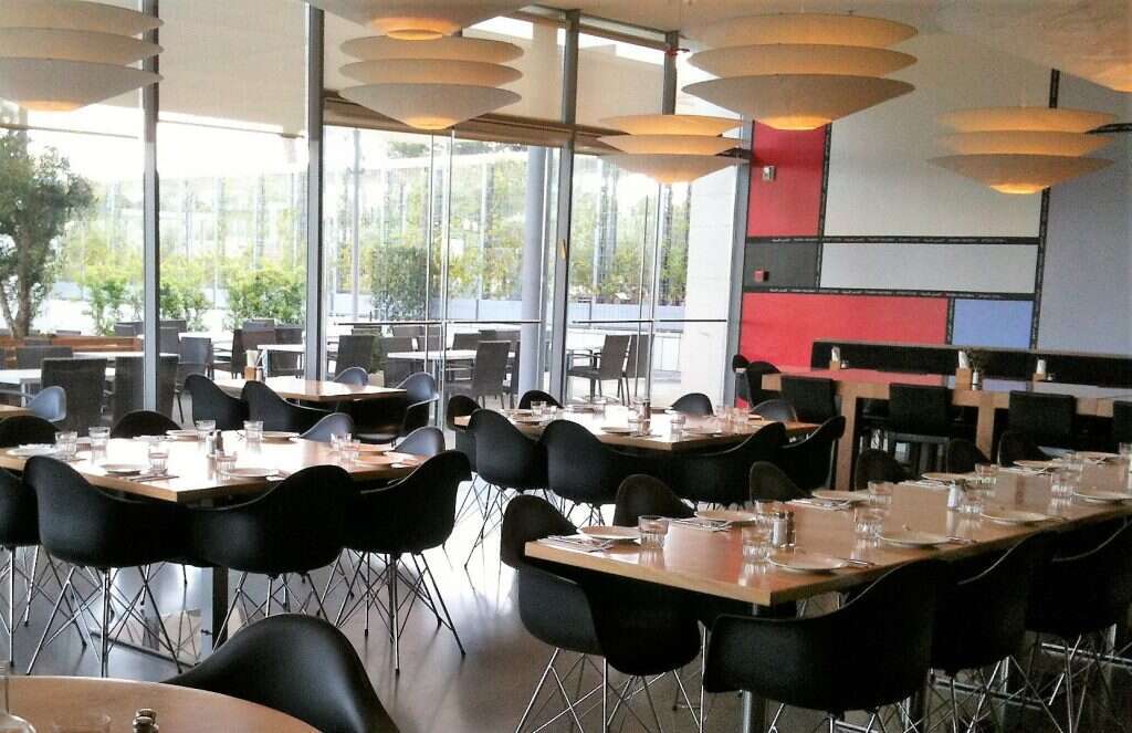 מסעדת "מודרן". | אפיק גבאי