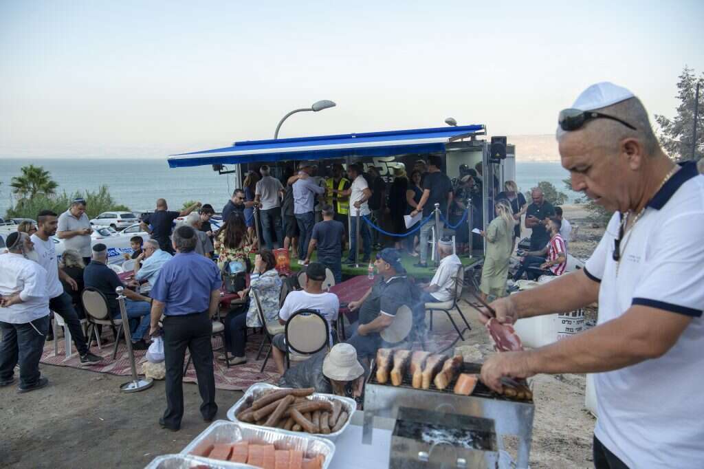 מסעות מירי רגב בטבריה. | גיל אליהו, ג'יני