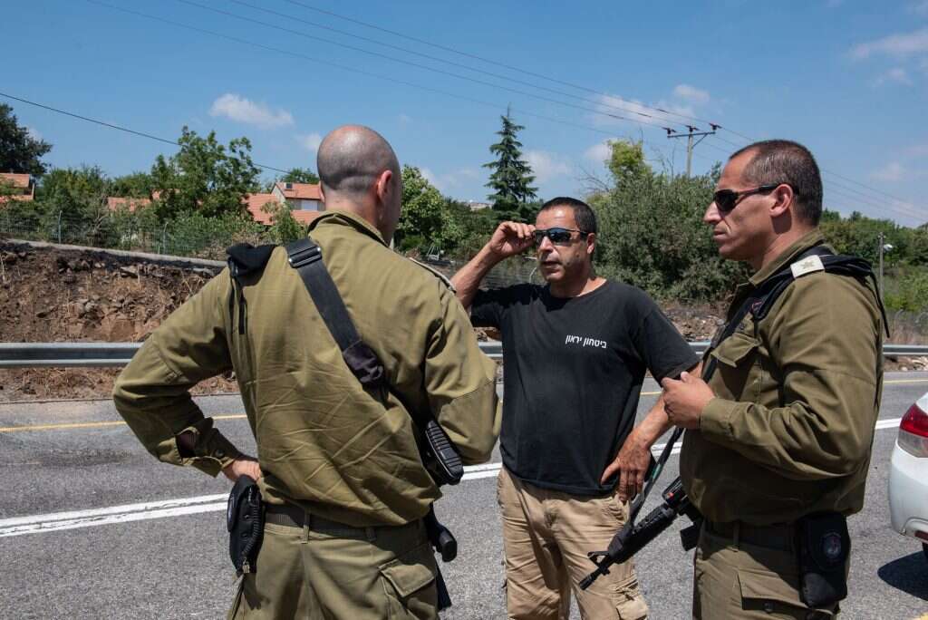 אילן עמר (במרכז). | אייל מרגולין, ג'יני