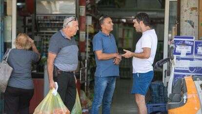 יעקב דהן (באמצע). | יוסי אלוני