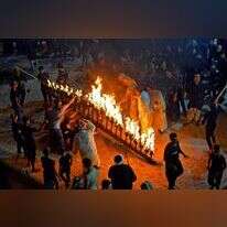 שיעים בעיראק מציינים את היום השביעי של 'מוהרם' כחלק מחג ה'עשורא', המציין את הריגתו במאה השביעית של נכדו של מוחמד. | AFP