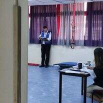 פקח טוהר הבחירות בקלפי ברעות. ארכיון. | דנה בצלאל