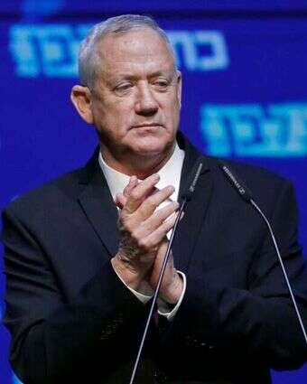 יו"ר כחול לבן בני גנץ במטה המפלגה. | AFP