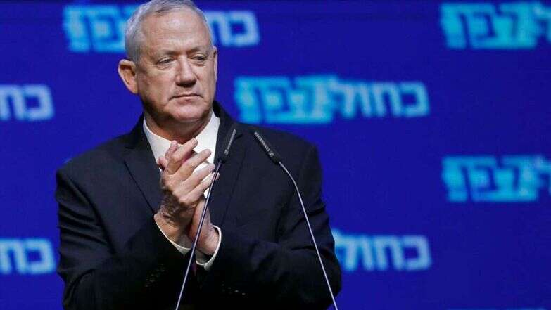 יו"ר כחול לבן בני גנץ במטה המפלגה. | AFP