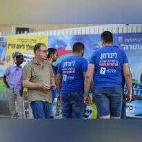 שלטי בחירות סמוך לתחנת ההצבעה בשדרות. | לירון מולדובן שלטי בחירות סמוך לתחנת ההצבעה בשדרות. | לירון מולדובן