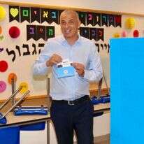 שר האוצר כחלון מצביע בקלפי בשבוע שעבר. | הרצי שפירא