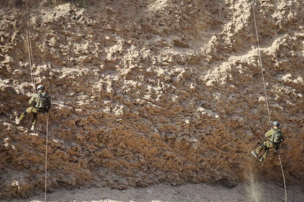 "צעד לא נכון ותמצא את עצמך מרוסק בתחתית הנחל". | דובר צה"ל "צעד לא נכון ותמצא את עצמך מרוסק בתחתית הנחל". | דובר צה"ל