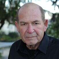 יואל מרשק. | ראובן קסטרו