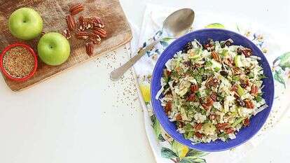 סלט כרוב ותפוחי עץ. | אפרת ליכטנשטט