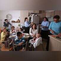 בוקר בבית משפחת רביץ, 2014. | מרים צחי