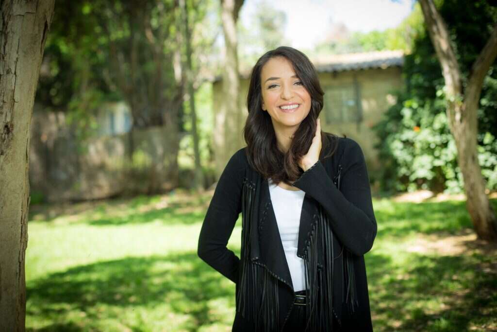 לוסי אהריש. | אריק סולטן