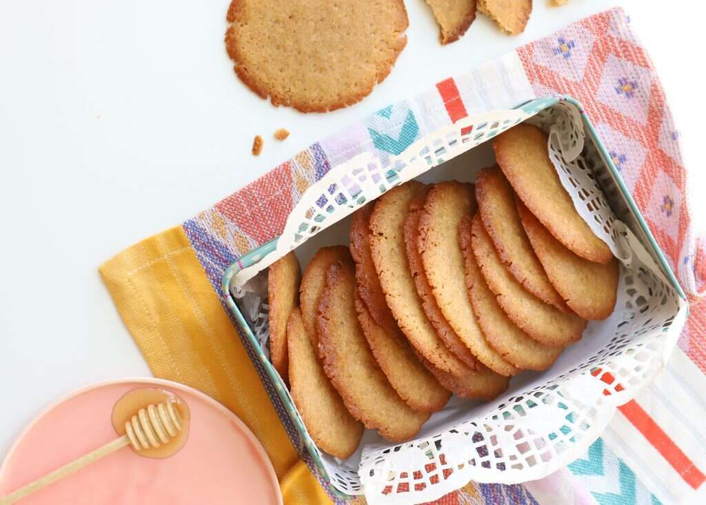 עוגיות דבש מארבעה מצרכים | אפרת ליכטנשטט עוגיות דבש מארבעה מצרכים | אפרת ליכטנשטט