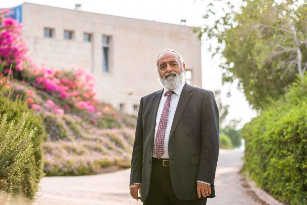 "אני כותב מהלב". הרב חיים סבתו. | אביטל הירש