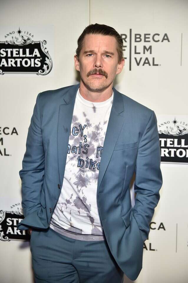 מצלמים יחד סרט. אית'ן הוק. | AFP מצלמים יחד סרט. אית'ן הוק. | AFP