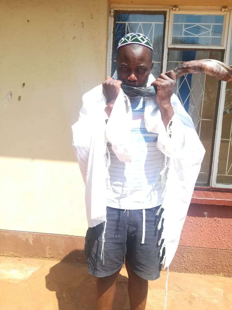 הכנות בזימבבאוה. | באדיבות: מכון שטראוס עמיאל, רשת אור תורה סטון הכנות בזימבבאוה. | באדיבות: מכון שטראוס עמיאל, רשת אור תורה סטון