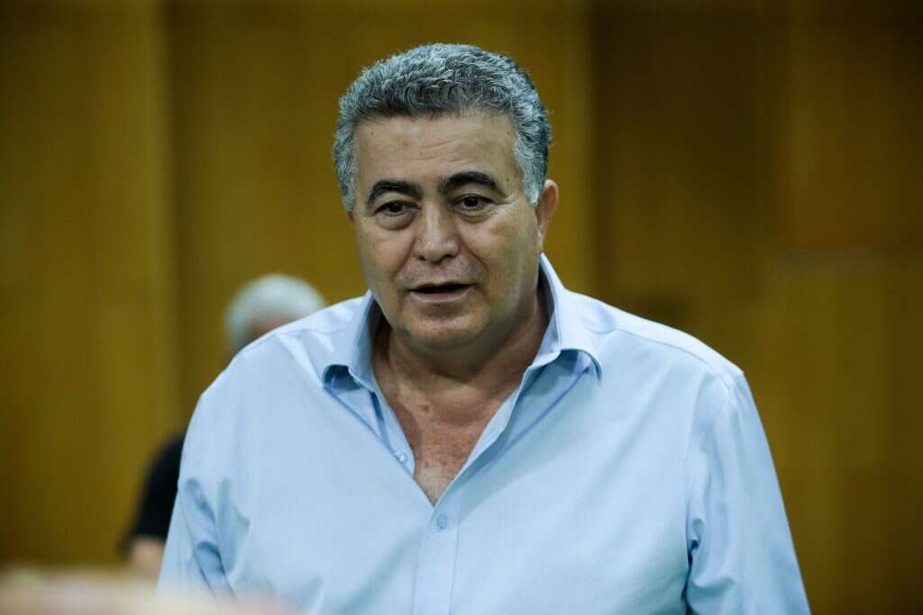 עמיר פרץ. | אורן בן חקון