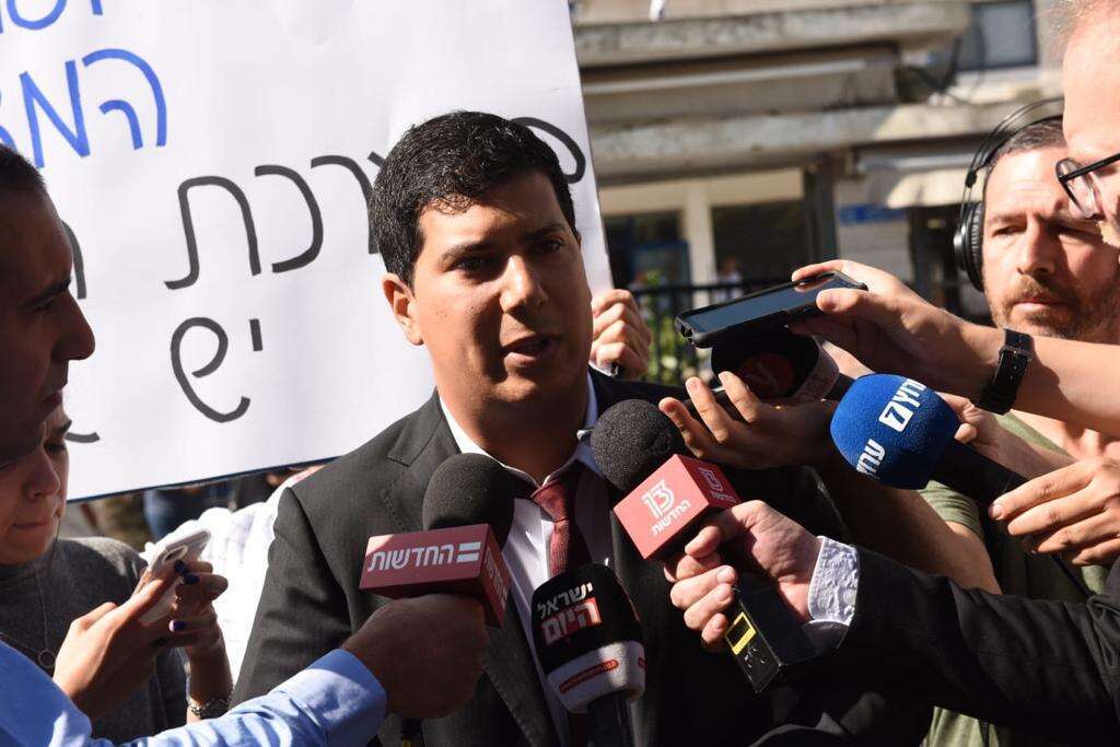 עמית חדד בכניסה למשרד המשפטים. | מוריה אסרף-וולברג