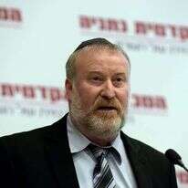 אביחי מנדלבליט. | יוסי זליגר