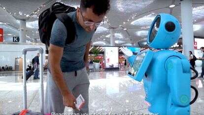 רובוט בנמל התעופה החדש באיסטנבול. | İGA Istanbul Airport