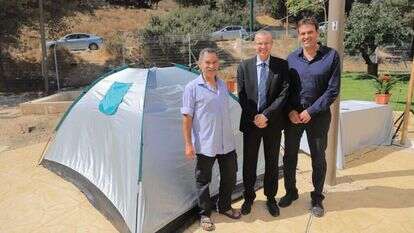 מנכ"ל משרד התיירות אמיר הלוי, יריב לוין ודוידל'ה בארי. חניכת אזור הקמפינג בעיר דוד. | קובי הראתי