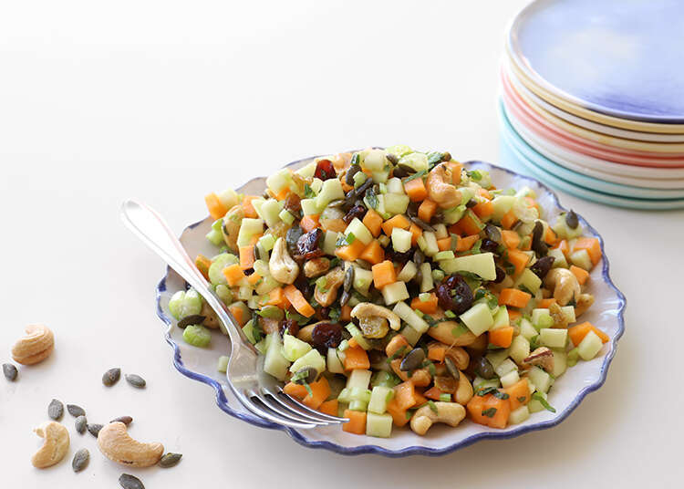 סלט דלעת טרייה עם תפוחים. | אפרת ליכטנשטט סלט דלעת טרייה עם תפוחים. | אפרת ליכטנשטט