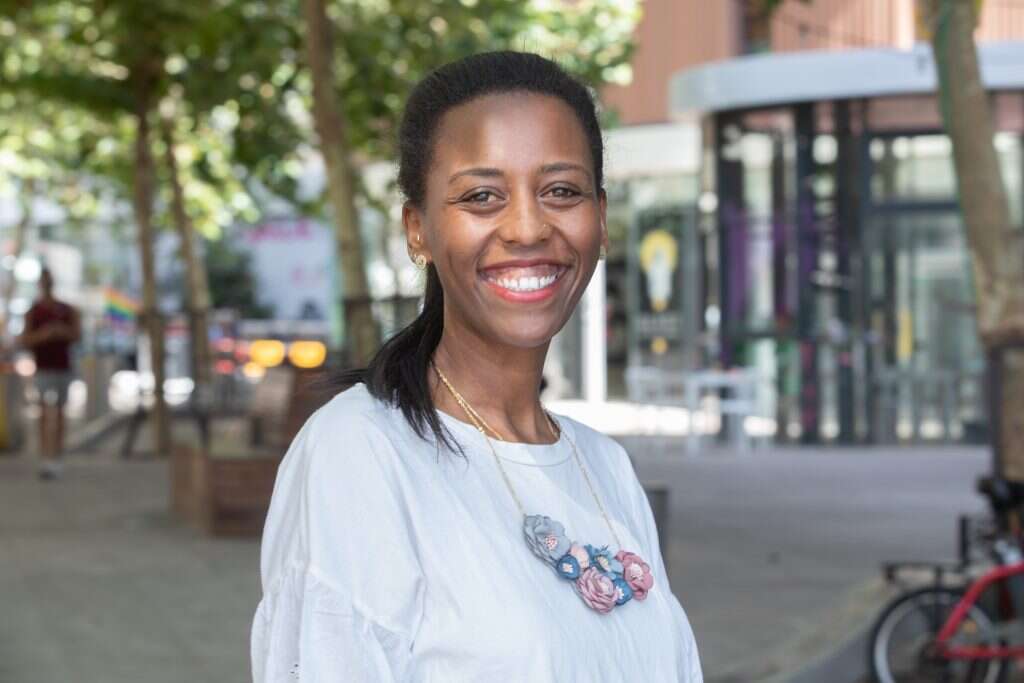 צביה קאסה. | יוסי אלוני צביה קאסה. | יוסי אלוני