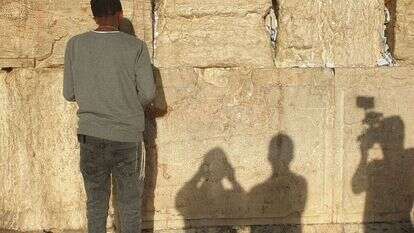 יריד בהגעתו בפעם הראשונה לכותל המערבי | אוריה אלקיים