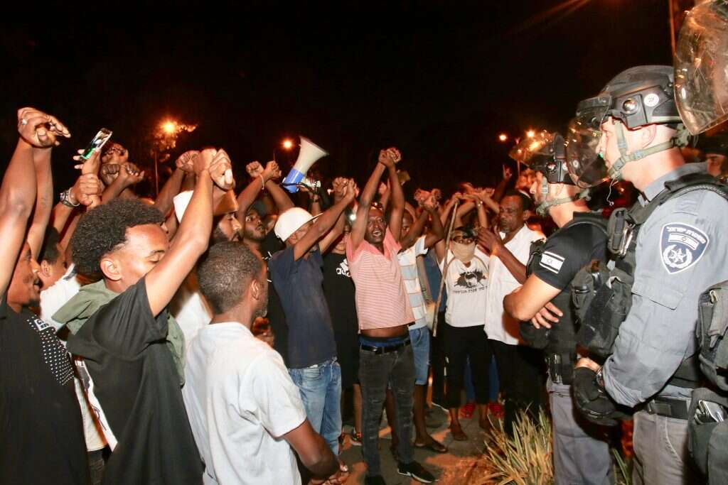 מאבק מוצדק. מחאת יוצאי אתיופיה. | הרצי שפירא מאבק מוצדק. מחאת יוצאי אתיופיה. | הרצי שפירא