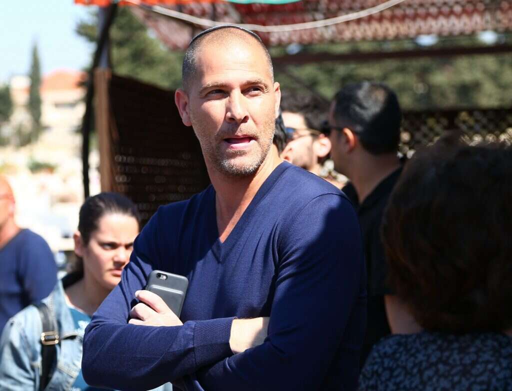 השחרור חולל סערה. אבי נימני. | דני מרון השחרור חולל סערה. אבי נימני. | דני מרון