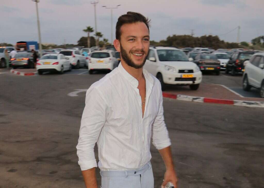 התחיל מופנם וחסר ביטחון. עוז זהבי. | ניר פקין