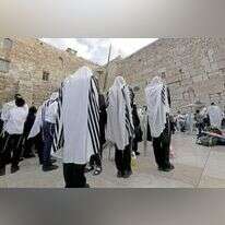 ברכת כהנים בכותל המערבי. | EPA