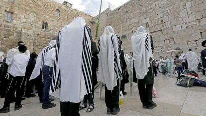 ברכת כהנים בכותל המערבי. | EPA