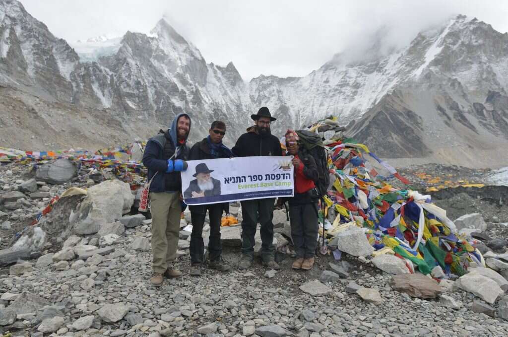 הדפסת הספר מטהרת את האוויר. באוורסט. קרדיט: מאיר אלפסי