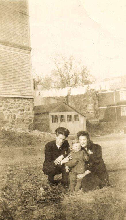 ביל סוורלוגה עם אשתו רות ובנו ביל (ג'וניור). | באדיבות בארי סוורלוגה