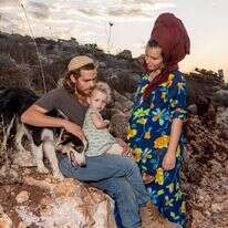 אריאל ואביה דנינו. | הלל מאיר