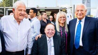 מימין:  דייויד פרידמן, ד"ר מרים ושלדון אדלסון ופרופ' יהודה דנון נשיא אוניברסיטת אריאל. | ג'וזף