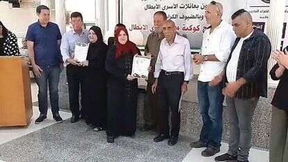 מעמד חלוקת התעודות למשפחות מעמד חלוקת התעודות למשפחות