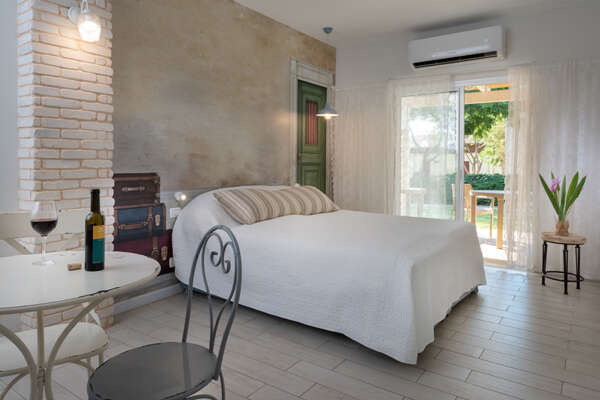 איה בן עזרי