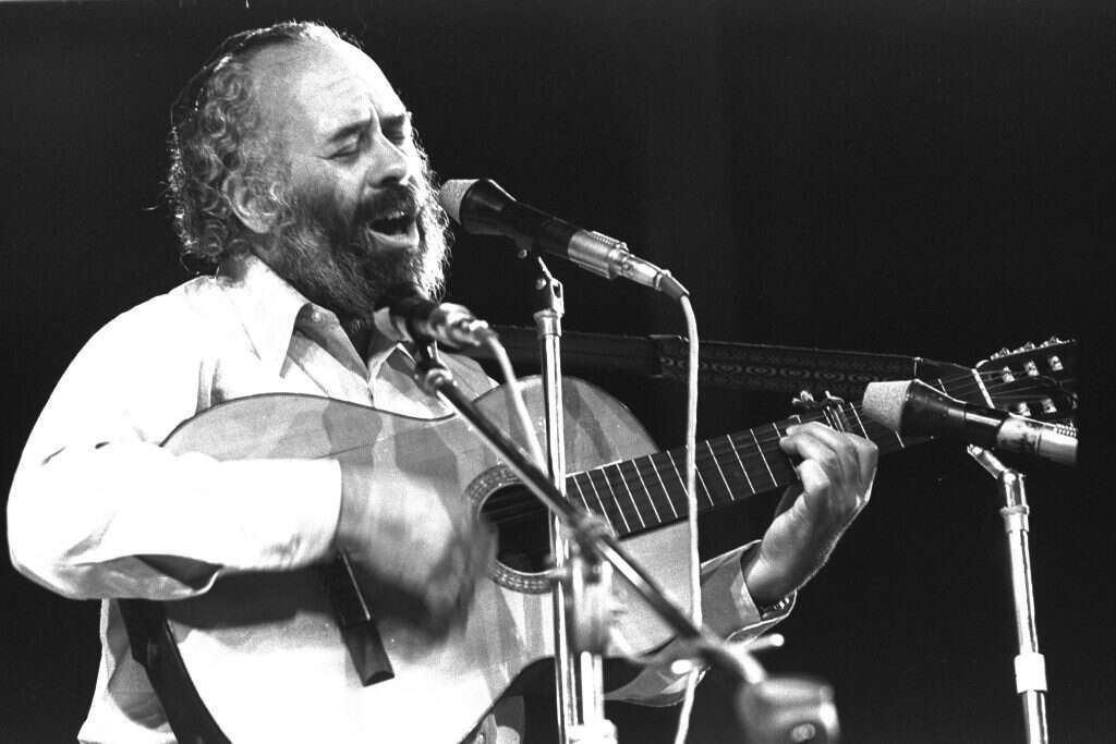 ר' שלמה קרליבך בהופעה בצוותא, תל אביב, 1973. | חנניה הרמן, לע"מ