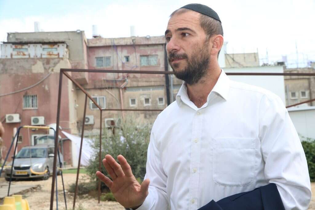 אוהד ברט. | מרים צחי