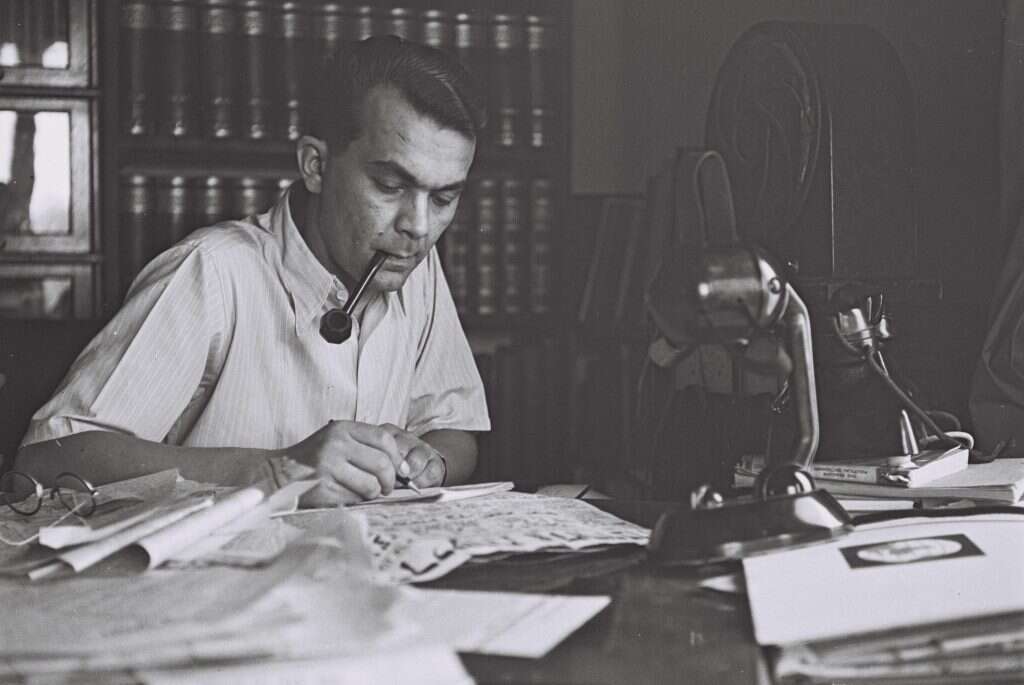 העיתונאי והמוציא לאור, עזריאל קרליבך. | קלוגר זולטן, לע"מ