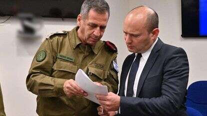 שר הביטחון נפתלי בנט והרמטכ"ל אביב כוכבי. | אריאל חרמוני, משרד הביטחון שר הביטחון נפתלי בנט והרמטכ"ל אביב כוכבי. | אריאל חרמוני, משרד הביטחון