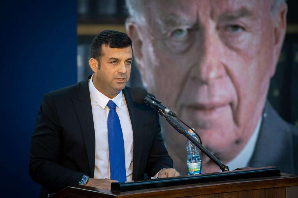 יונתן בן-ארצי באזכרה לסבו, יצחק רבין ז"ל. | אמיל סלמן