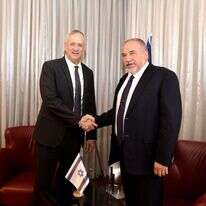 אביגדור ליברמן ובני גנץ . | אלעד מלכה