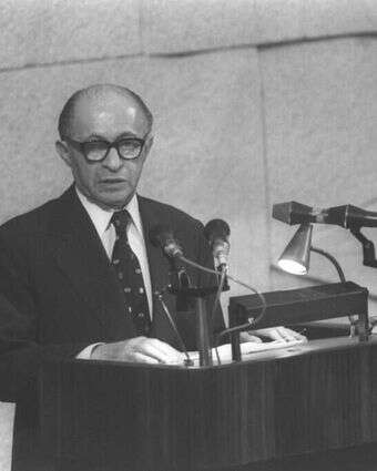 מנחם בגין נואם בכנסת. | יעקב סער, לע"מ מנחם בגין נואם בכנסת. | יעקב סער, לע"מ